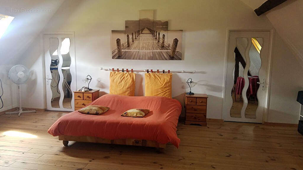 Maison à LA CHAPELLE-VICOMTESSE