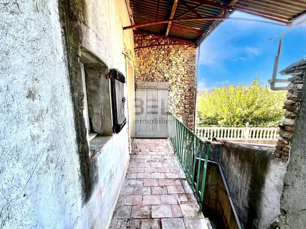 Maison à SAINT-VICTOR-DE-MALCAP