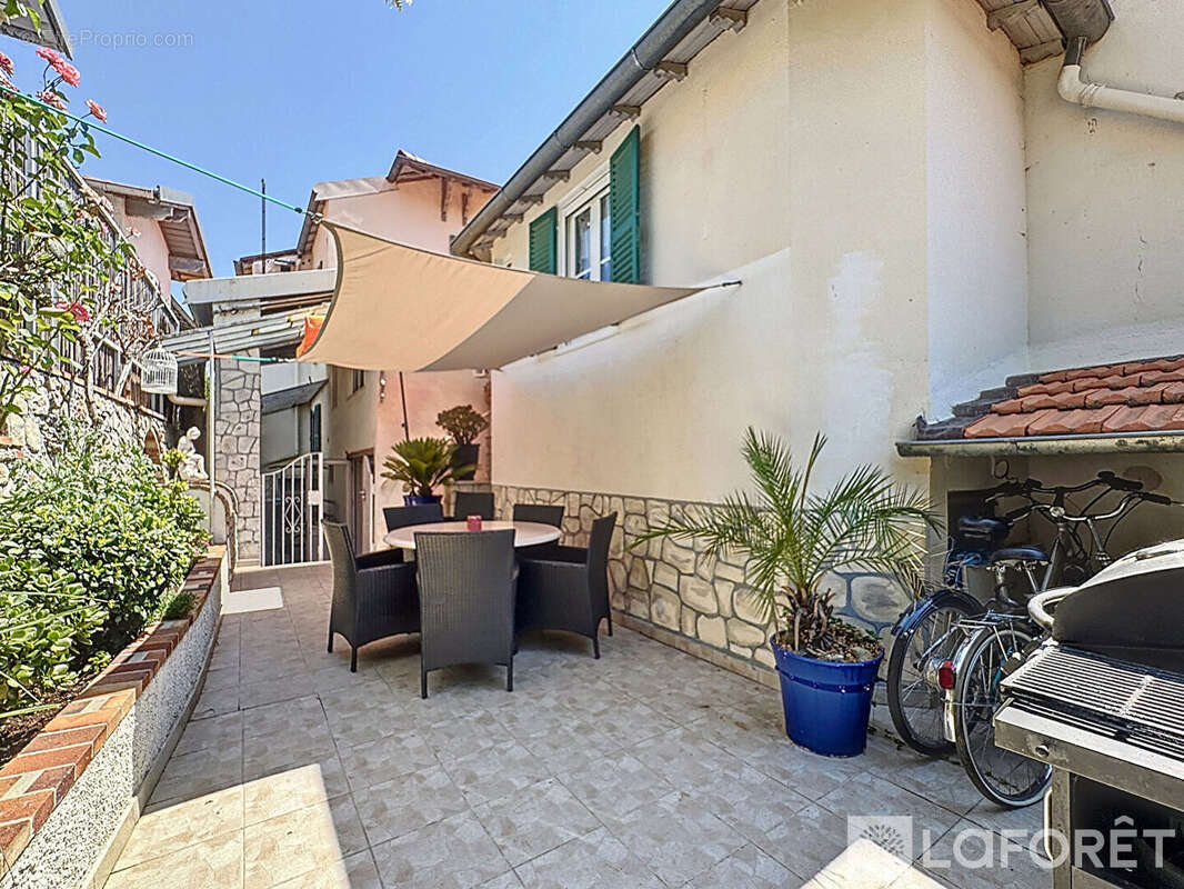 Appartement à ROQUEBRUNE-CAP-MARTIN