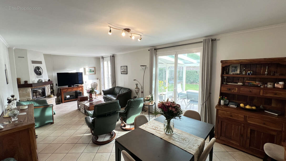 Maison à VIRY-CHATILLON