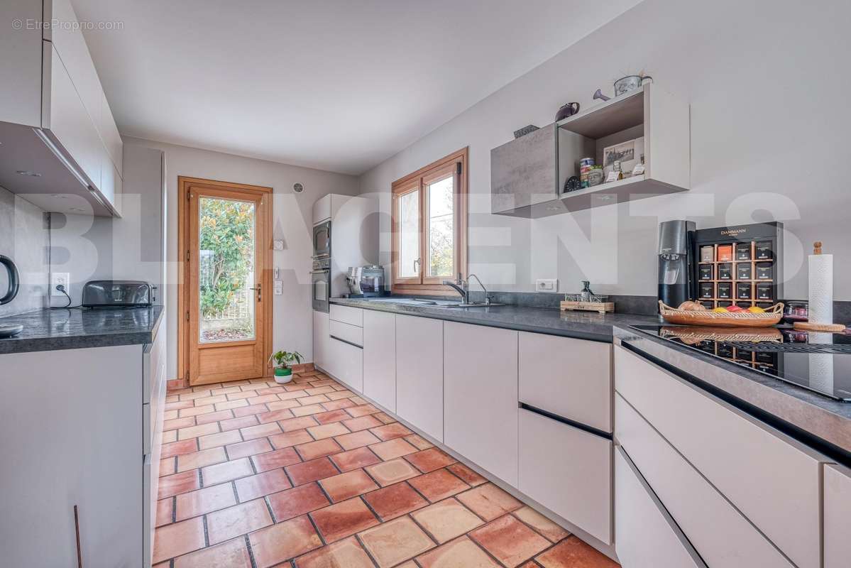 chauconinNOV24-12 - Maison à CHAUCONIN-NEUFMONTIERS