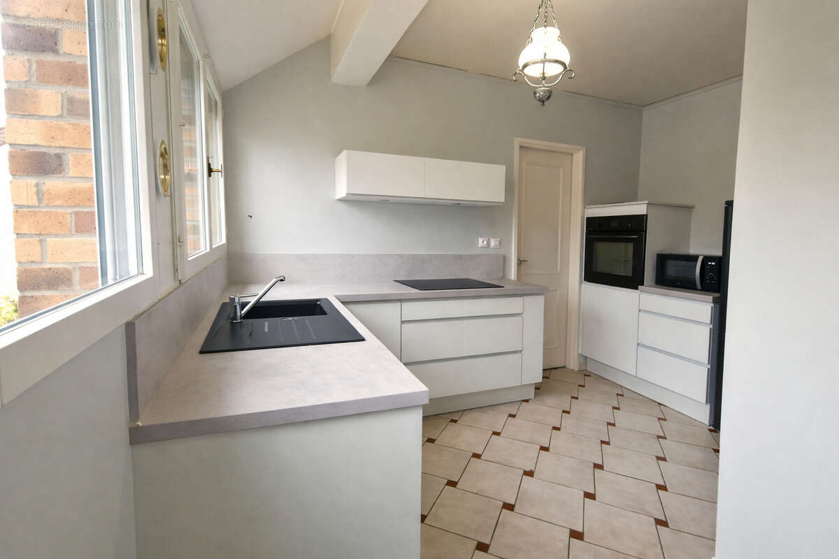 Maison à VOISINS-LE-BRETONNEUX