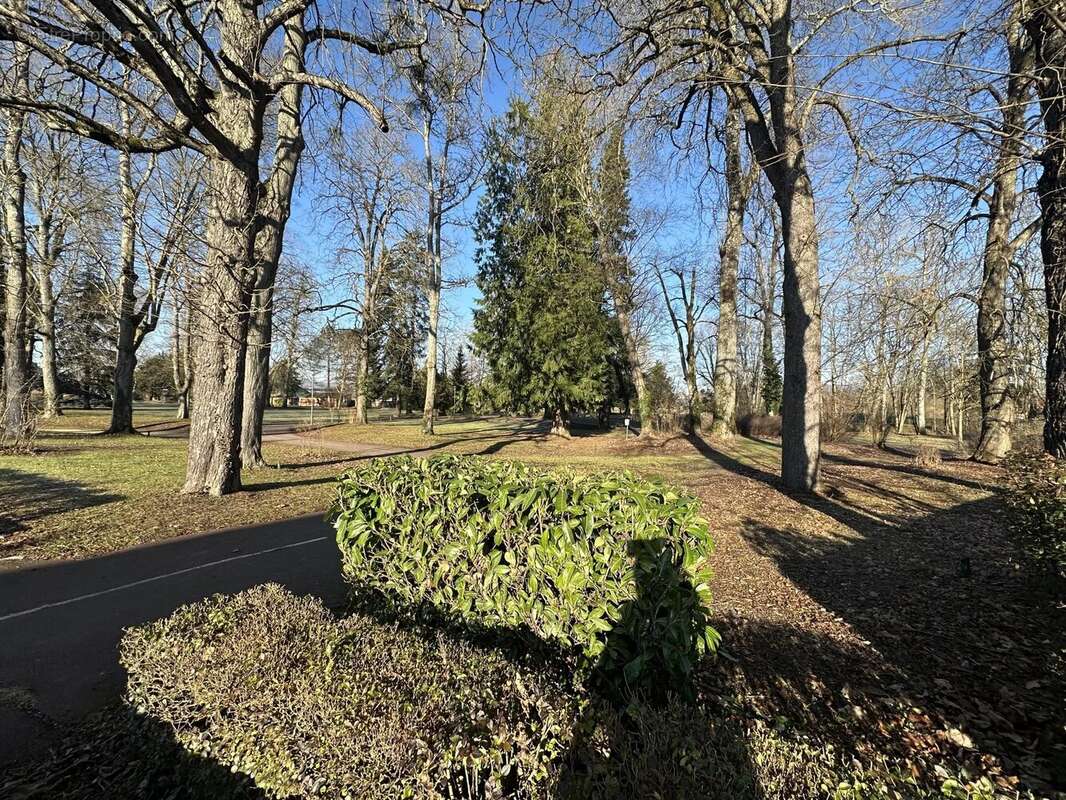 Commerce à VENAREY-LES-LAUMES