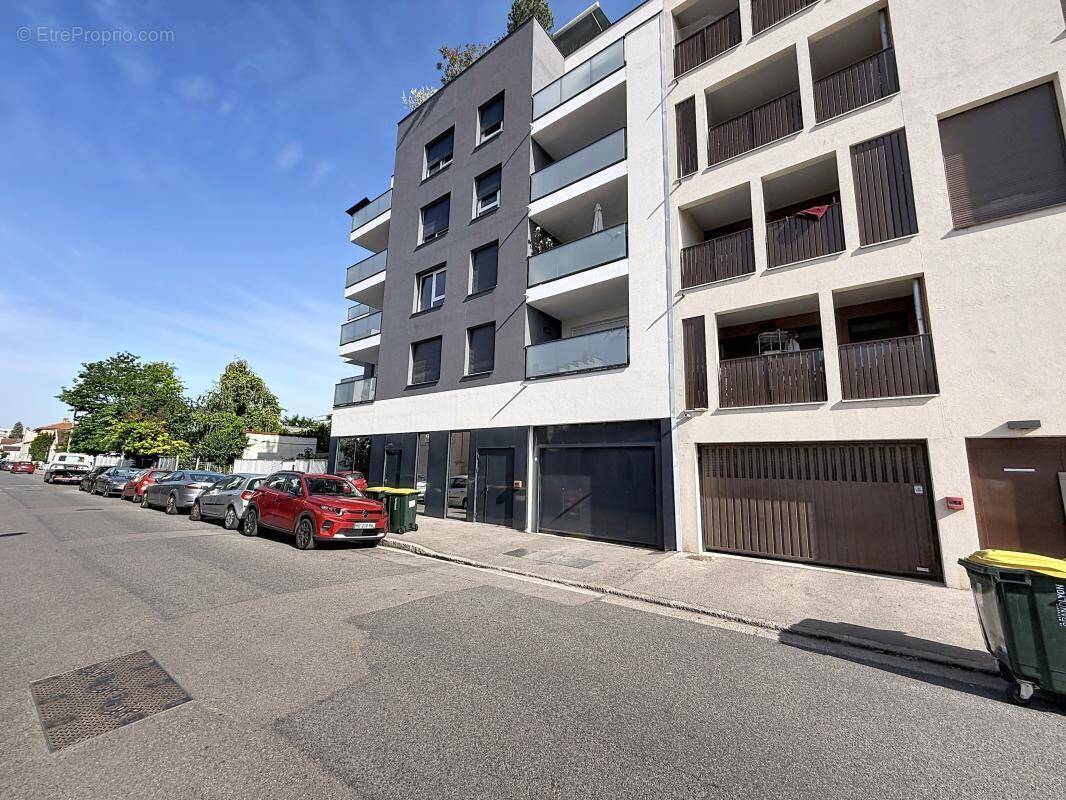 Parking à VILLEURBANNE