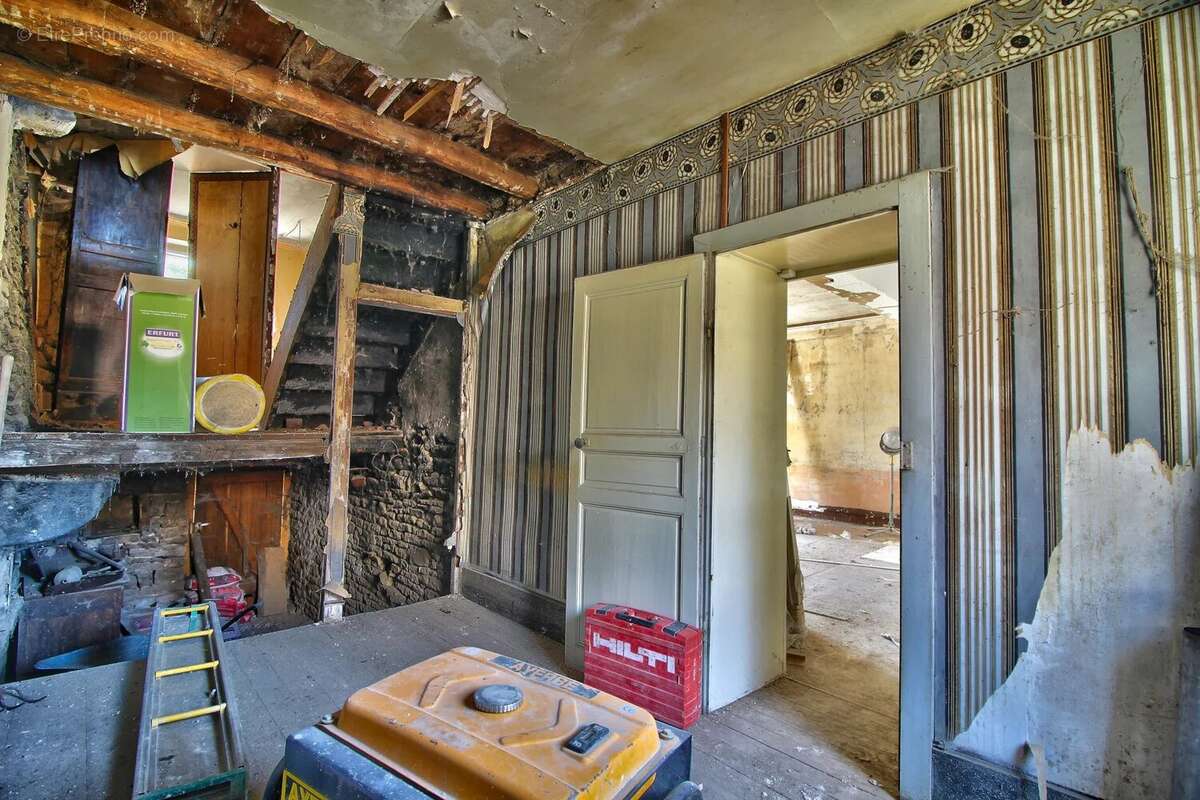 Maison de 86 m², à rénover - photo 4