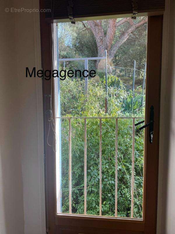 Appartement à BORMES-LES-MIMOSAS