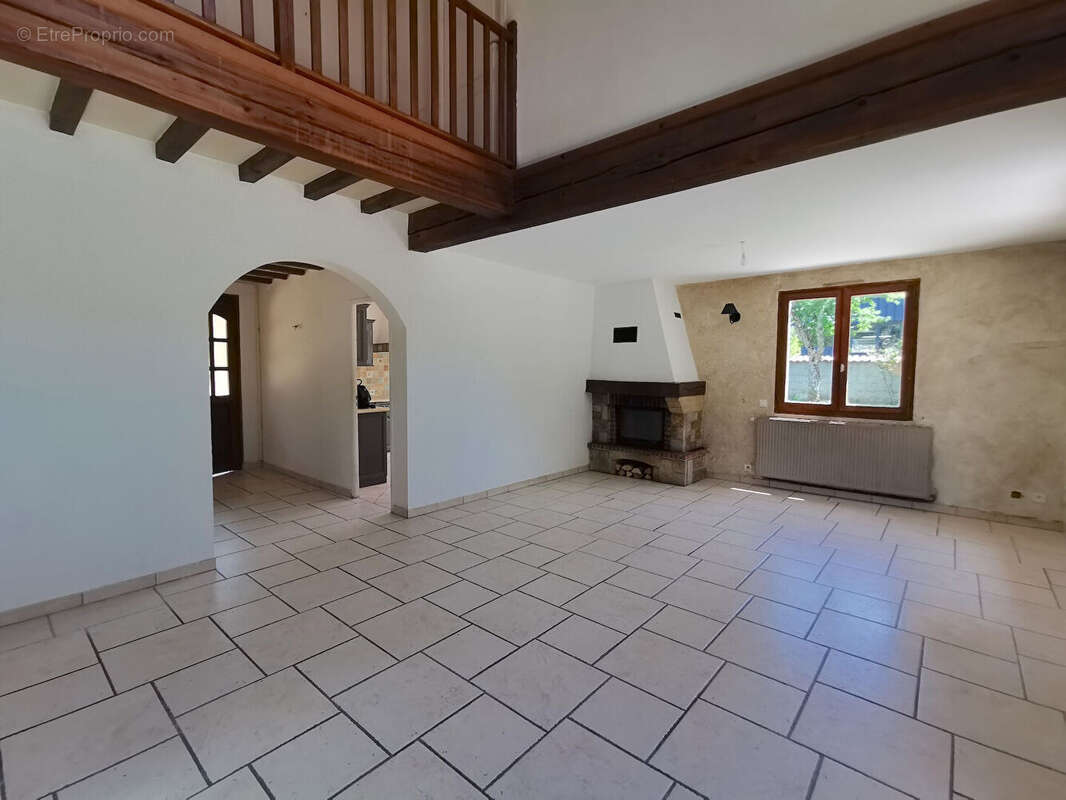Maison à OYONNAX