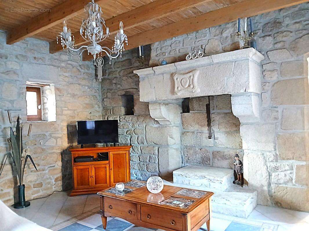 Maison à LANVOLLON