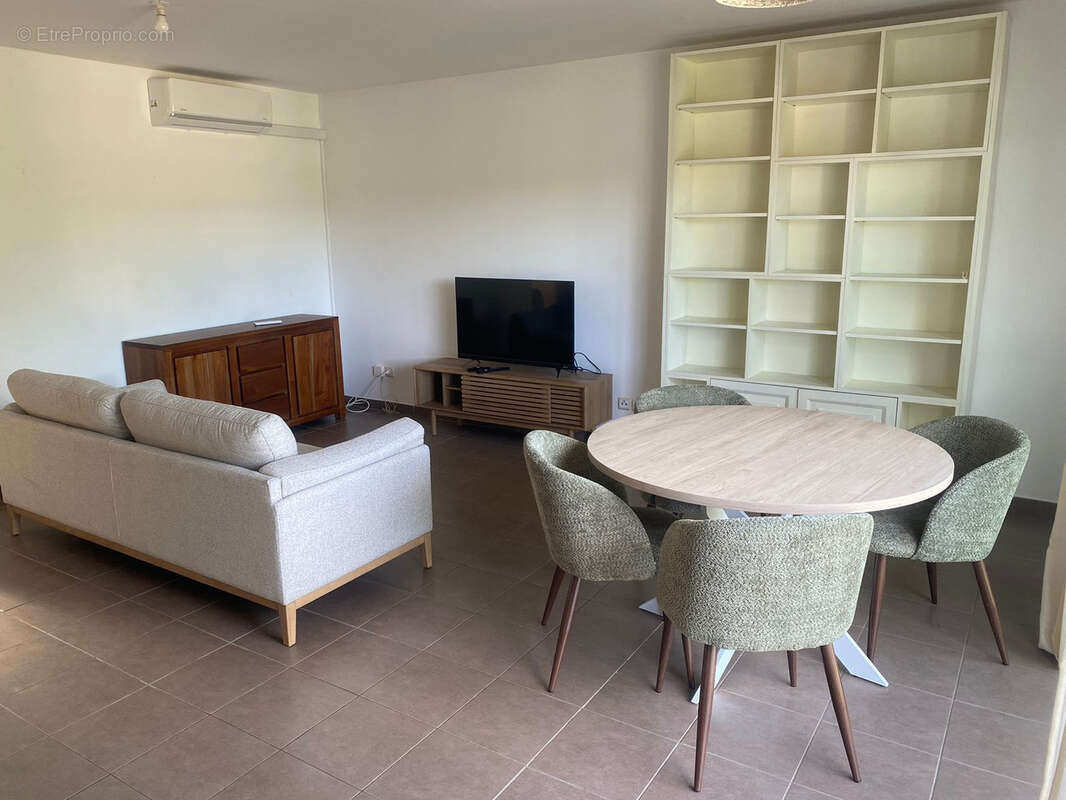 Appartement à BAIE-MAHAULT