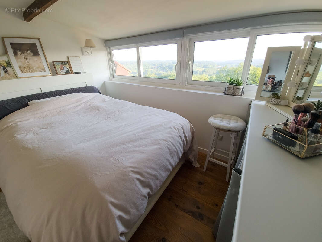 Maison à SAINTE-MAURE-DE-PEYRIAC