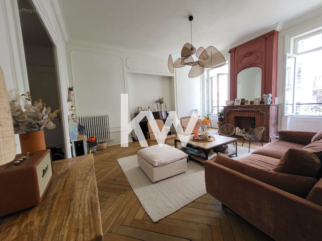Appartement 166 m² à Saint-Etienne  - photo 3