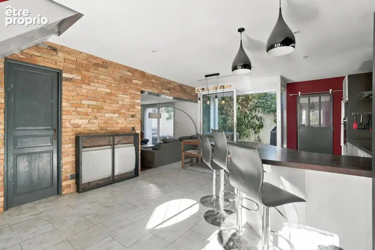 Maison de 5 pièces de 135 m² à Romainville - photo 3