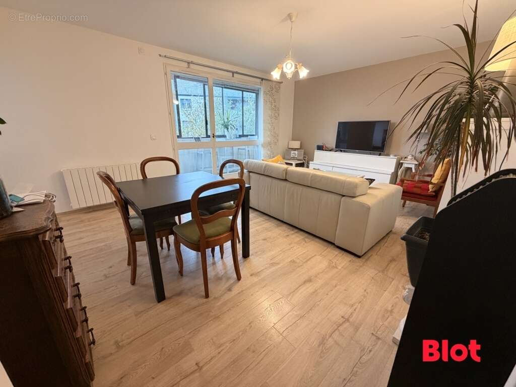 Appartement à LE RHEU