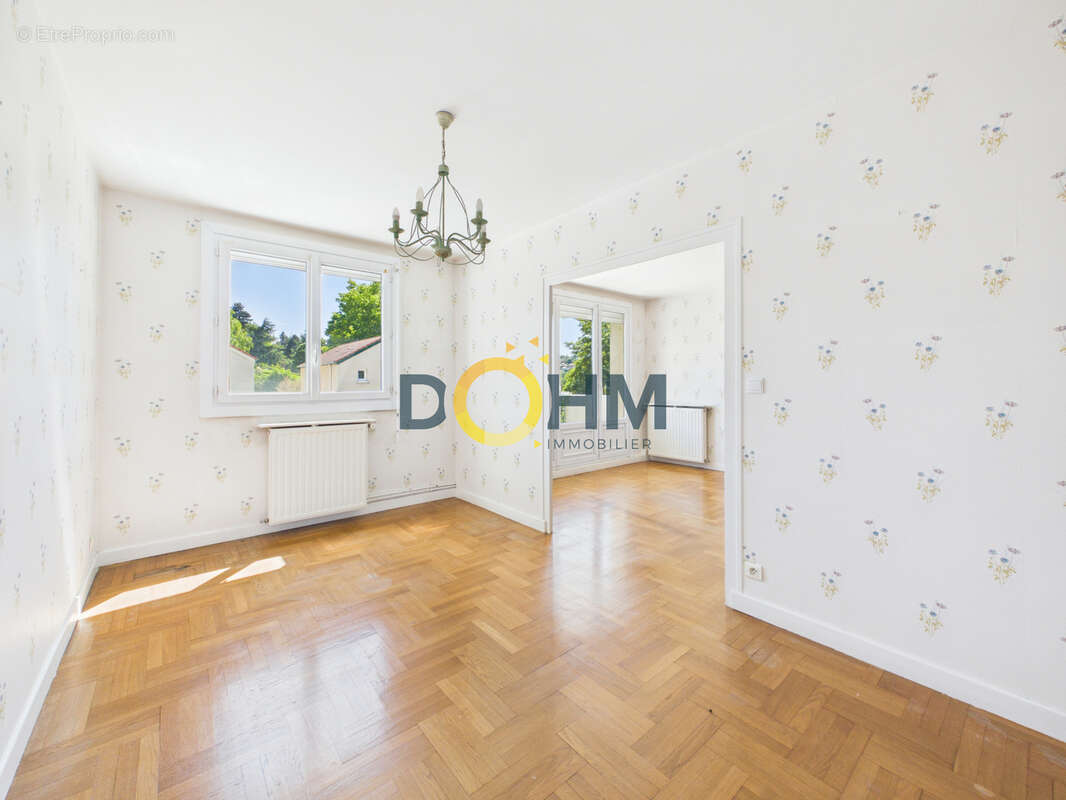 Appartement à SAINT-ETIENNE