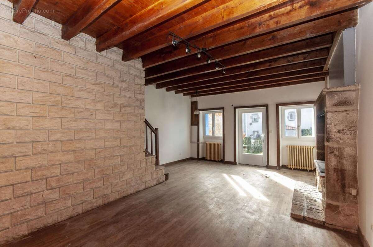 Maison à NONTRON