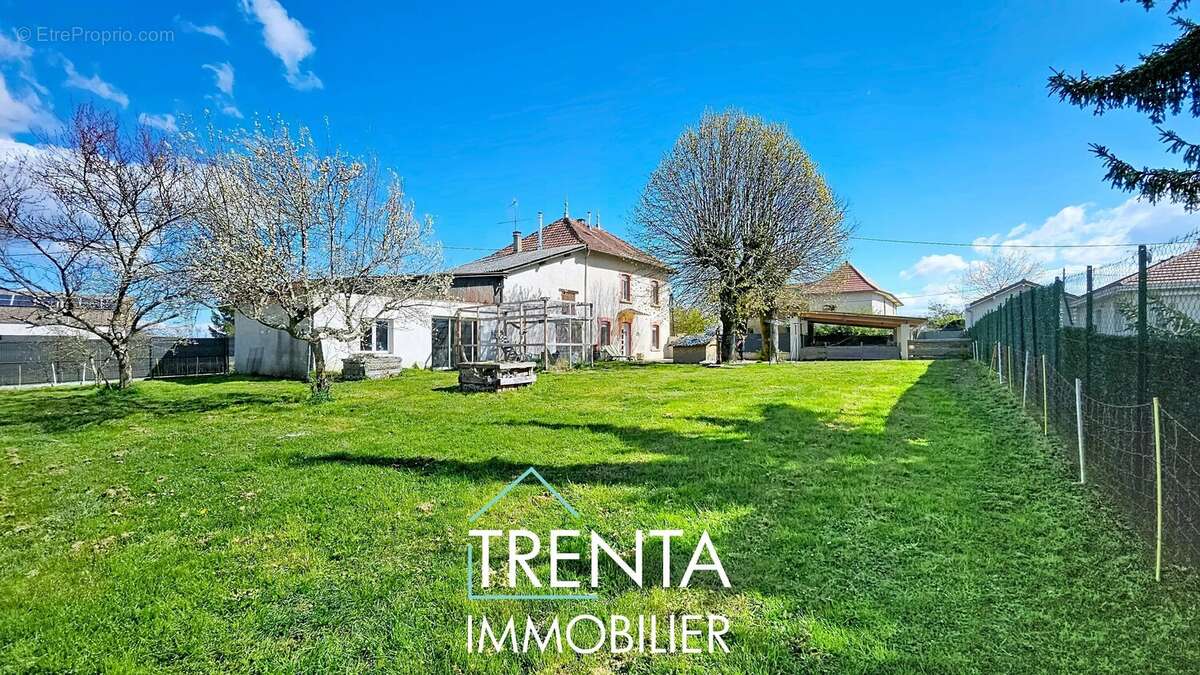 Maison à LES ABRETS