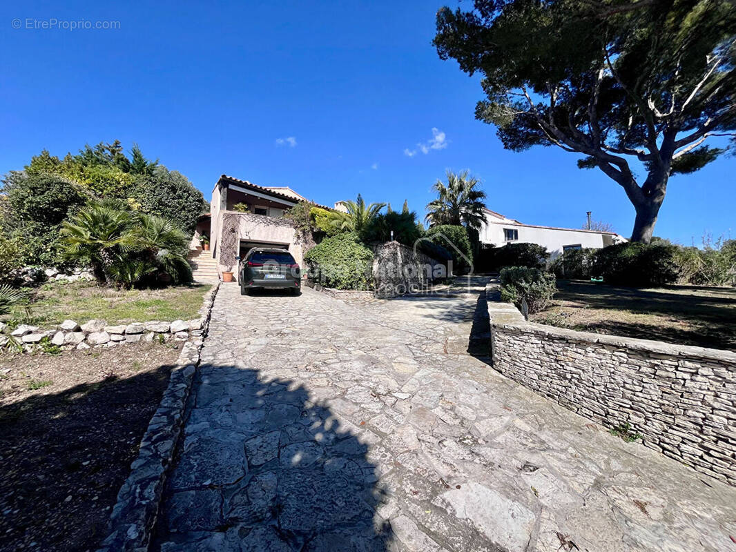 Maison à CARRY-LE-ROUET