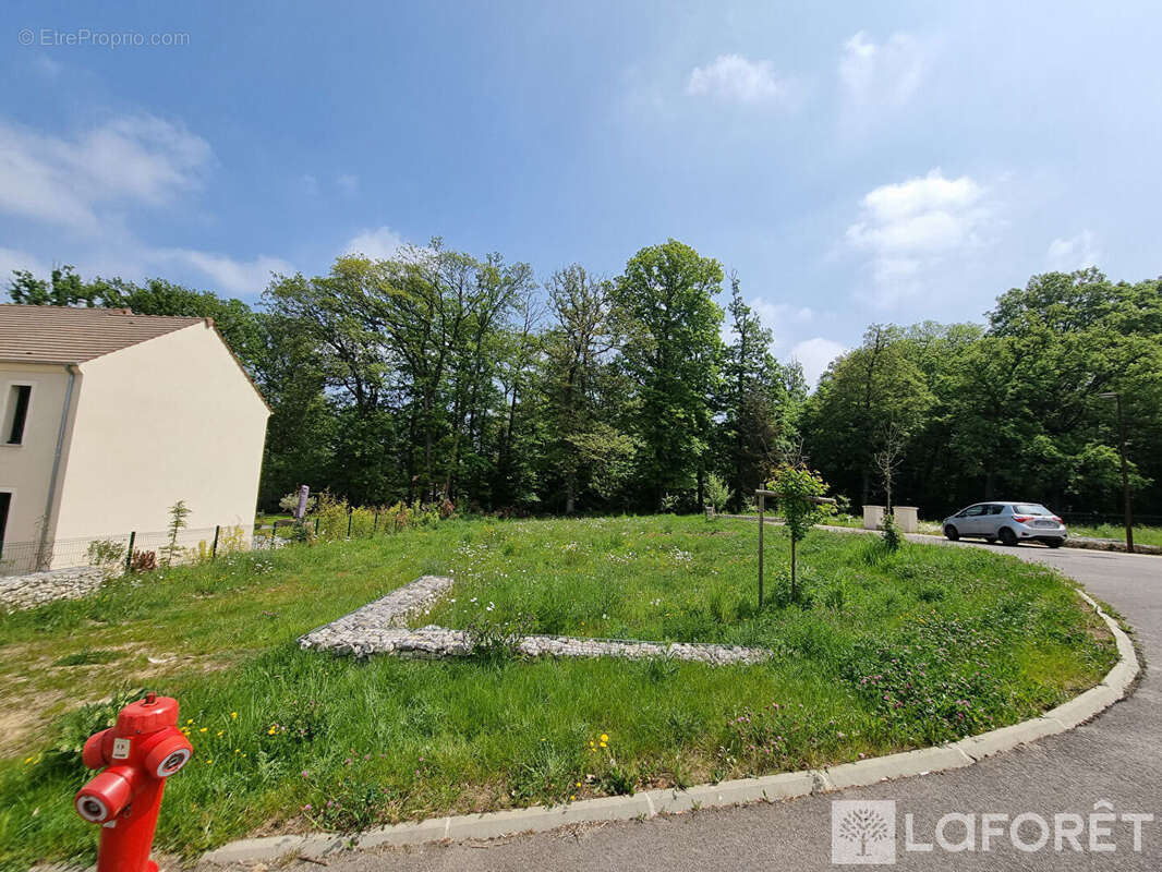 Terrain à GIF-SUR-YVETTE