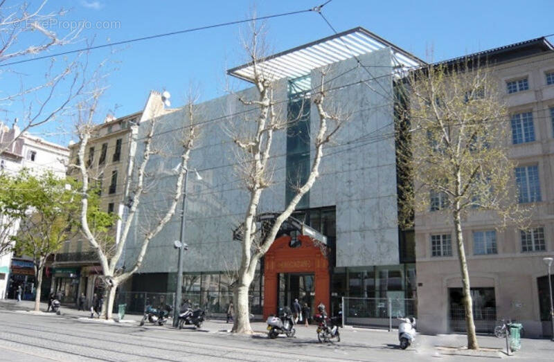 Appartement à MARSEILLE-1E