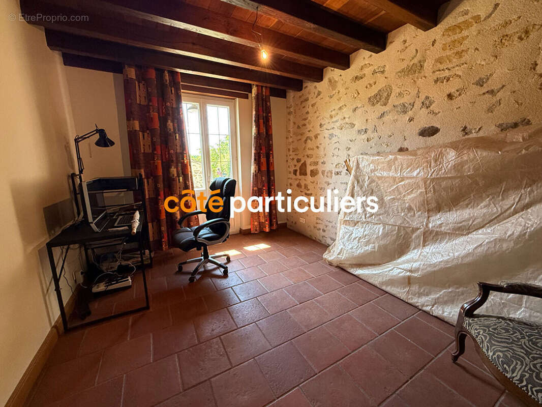 Maison à SAINT-BONNET-TRONCAIS