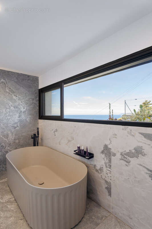 Maison à CARQUEIRANNE