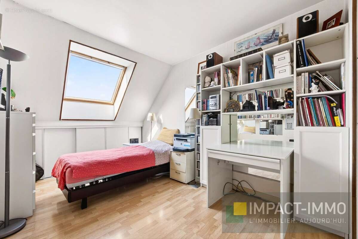 Appartement à COURBEVOIE