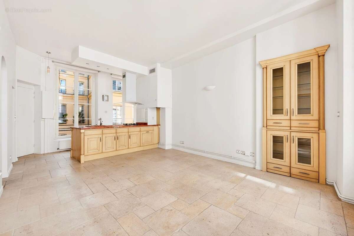 Appartement à PARIS-3E