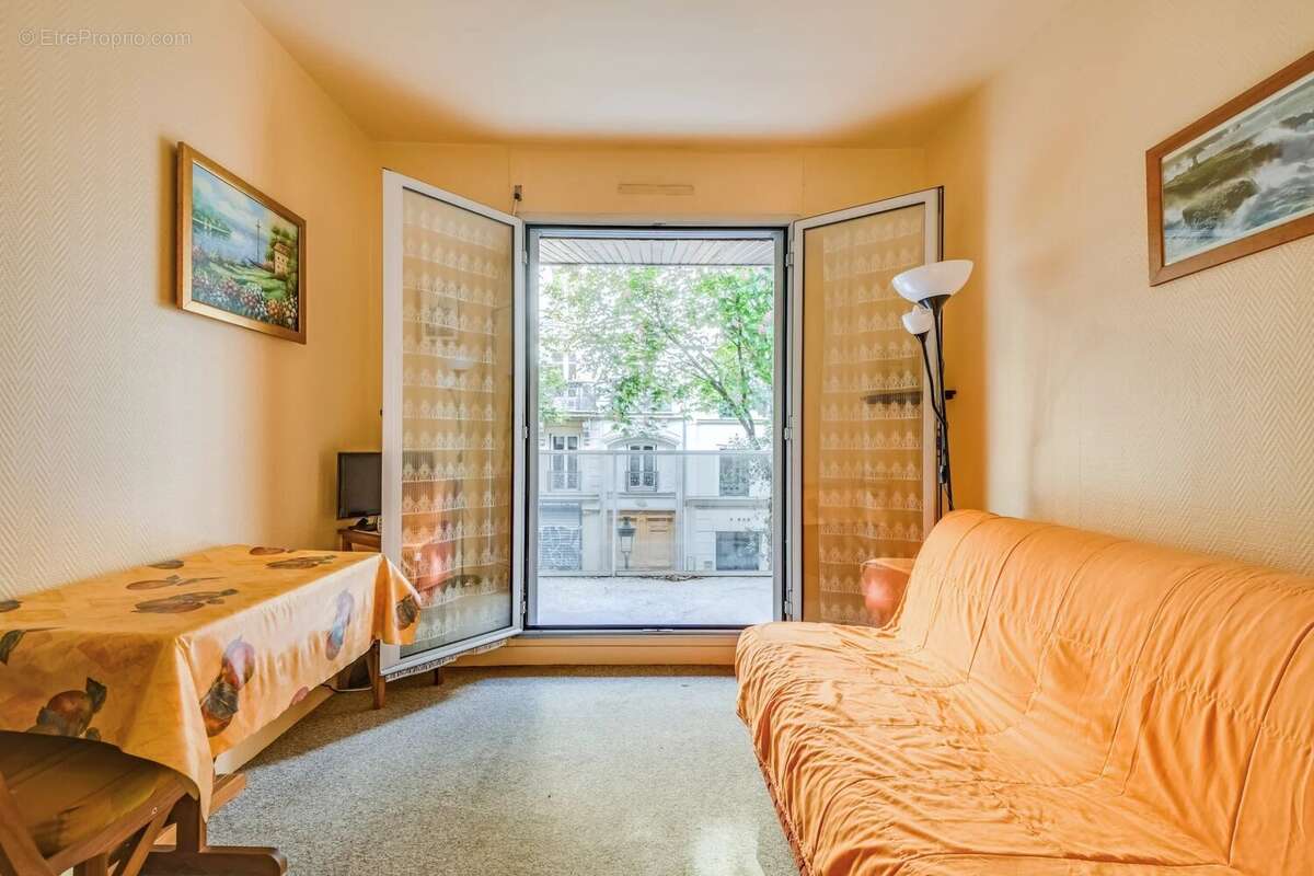 Appartement à PARIS-10E