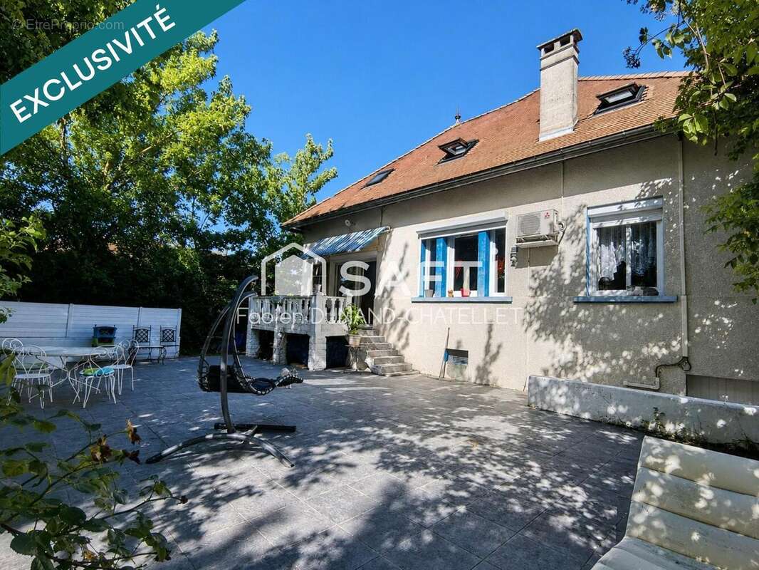 Maison 181 m² à Vezeronce-Curtin  - photo 2