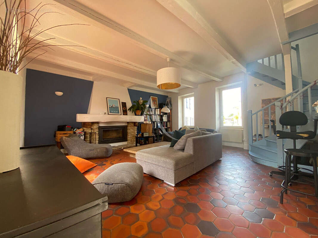 Maison à DOMPIERRE-SUR-MER