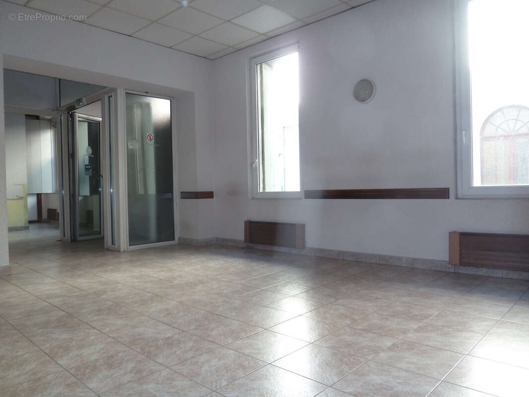 Commerce à PONT-SAINT-ESPRIT