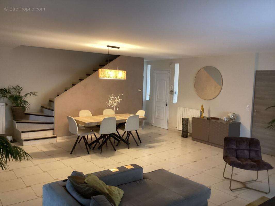 Maison à VILLENEUVE-LES-MAGUELONE