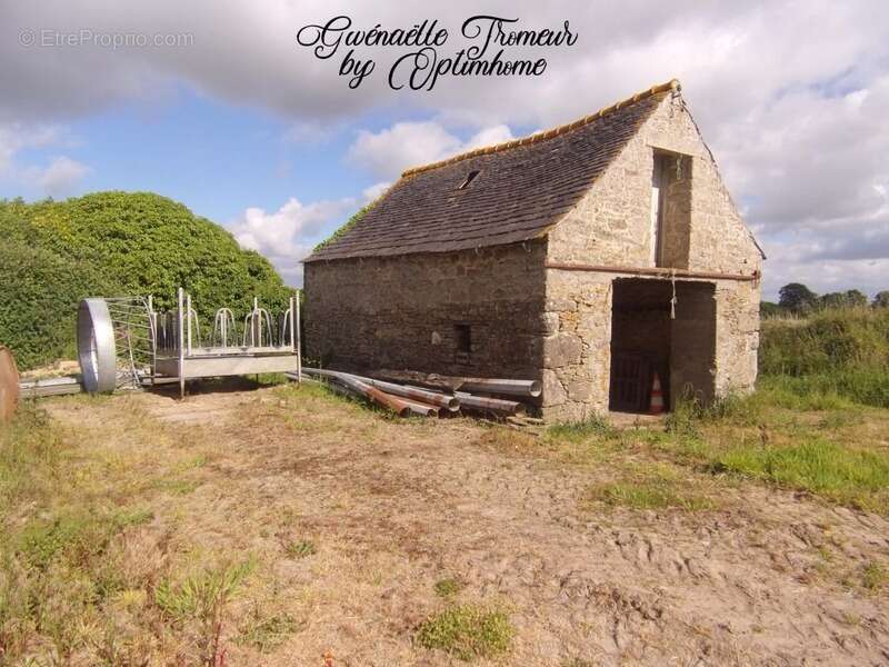 Maison à COMMANA