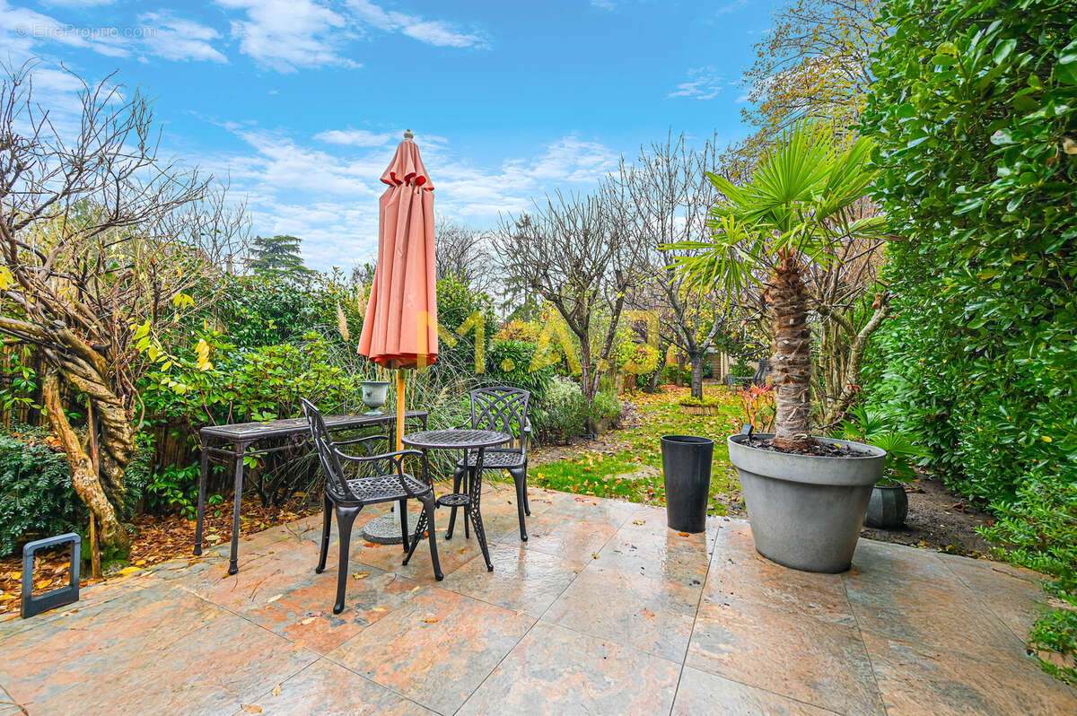 Maison à LE PERREUX-SUR-MARNE