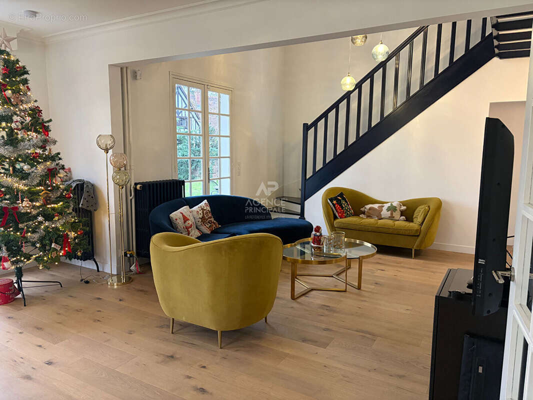 Maison à MAISONS-LAFFITTE