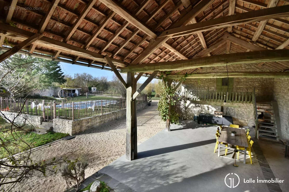 Maison Vensat 8 pièce(s) 185 m2 - photo 2