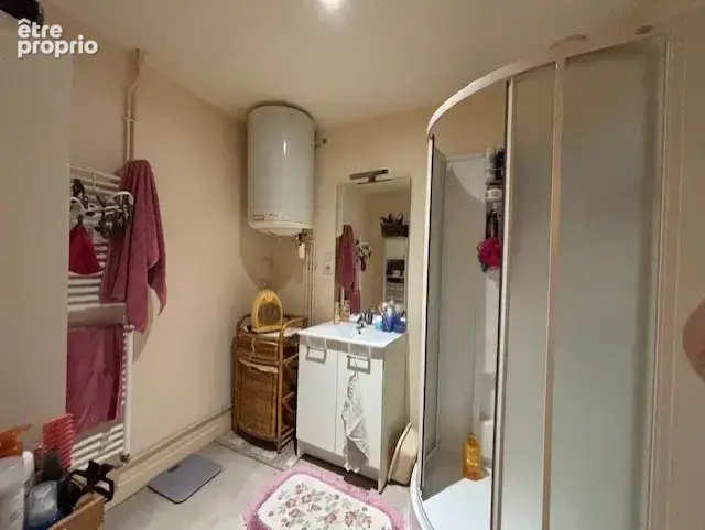AUTUN, en centre ville, immeuble de rapport libre de 3 T3 avec cour et dépendances. - photo 4