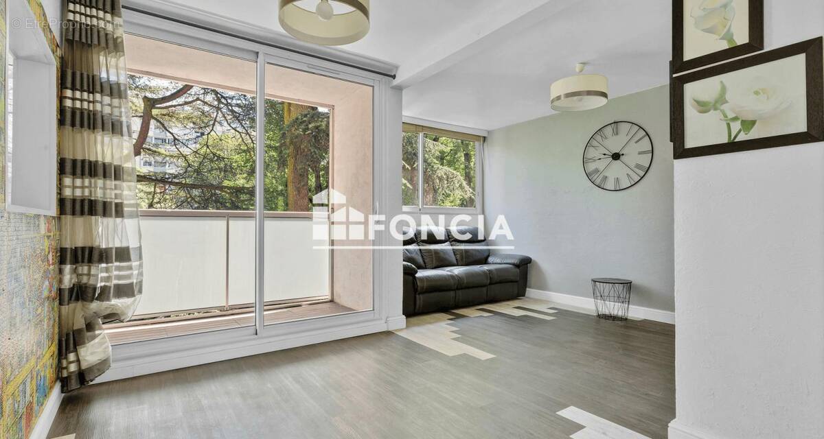 Appartement à SAVIGNY-SUR-ORGE