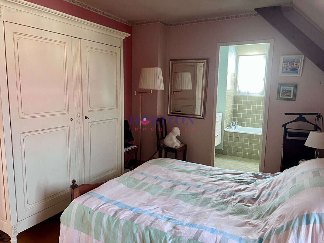 Maison à LA CHAPELLE-EN-SERVAL