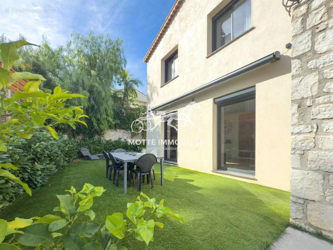 Maison à CAGNES-SUR-MER