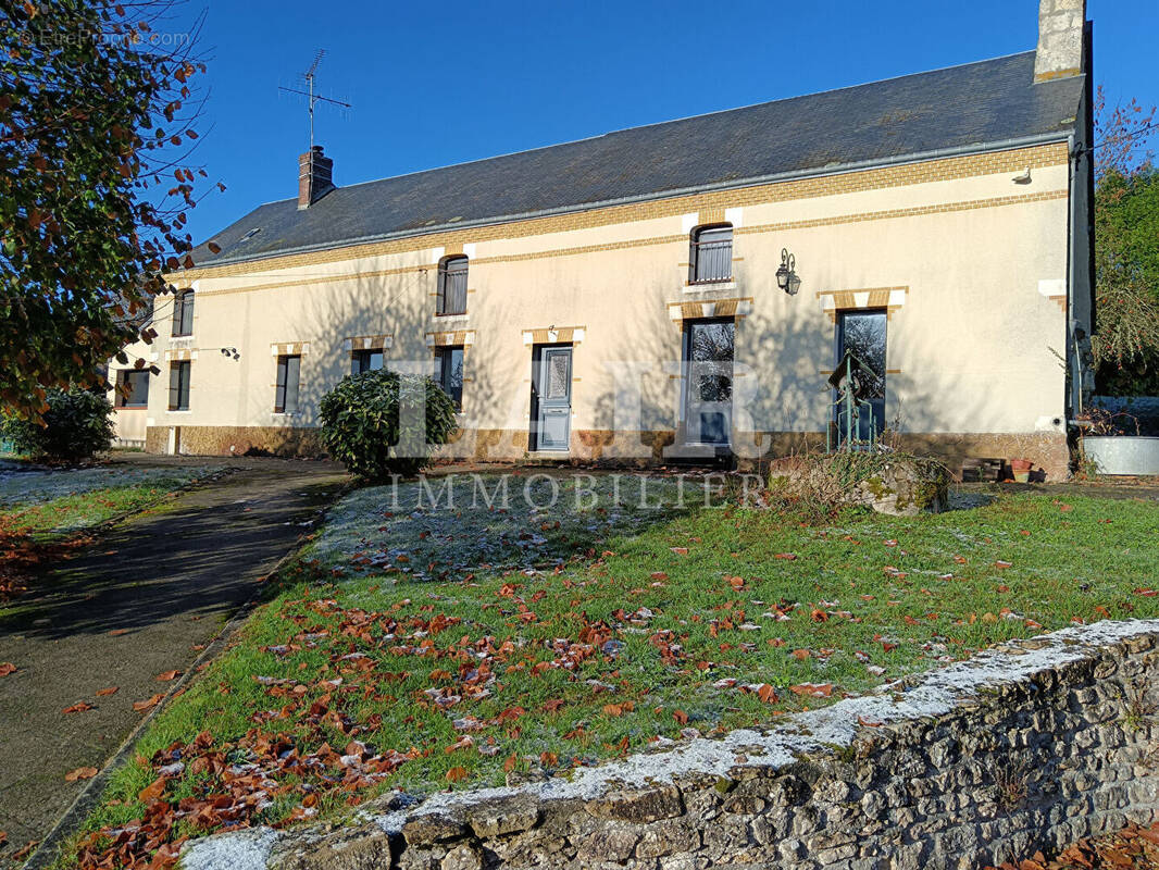Maison à LE MELE-SUR-SARTHE