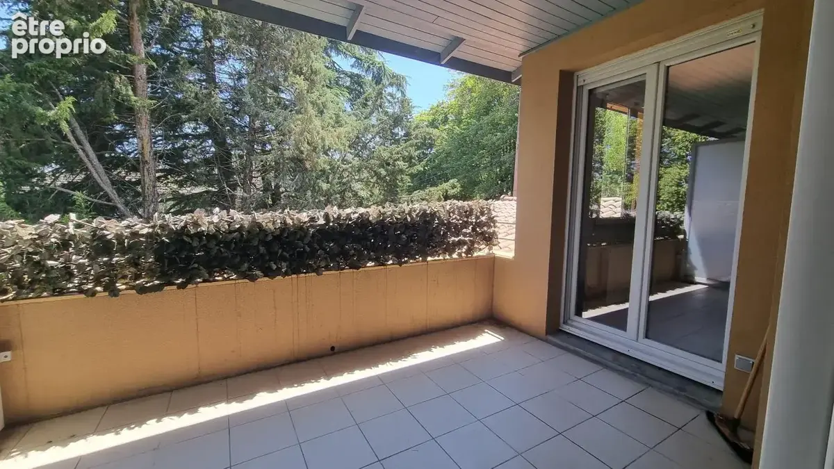 Appartement à CURIS-AU-MONT-D'OR