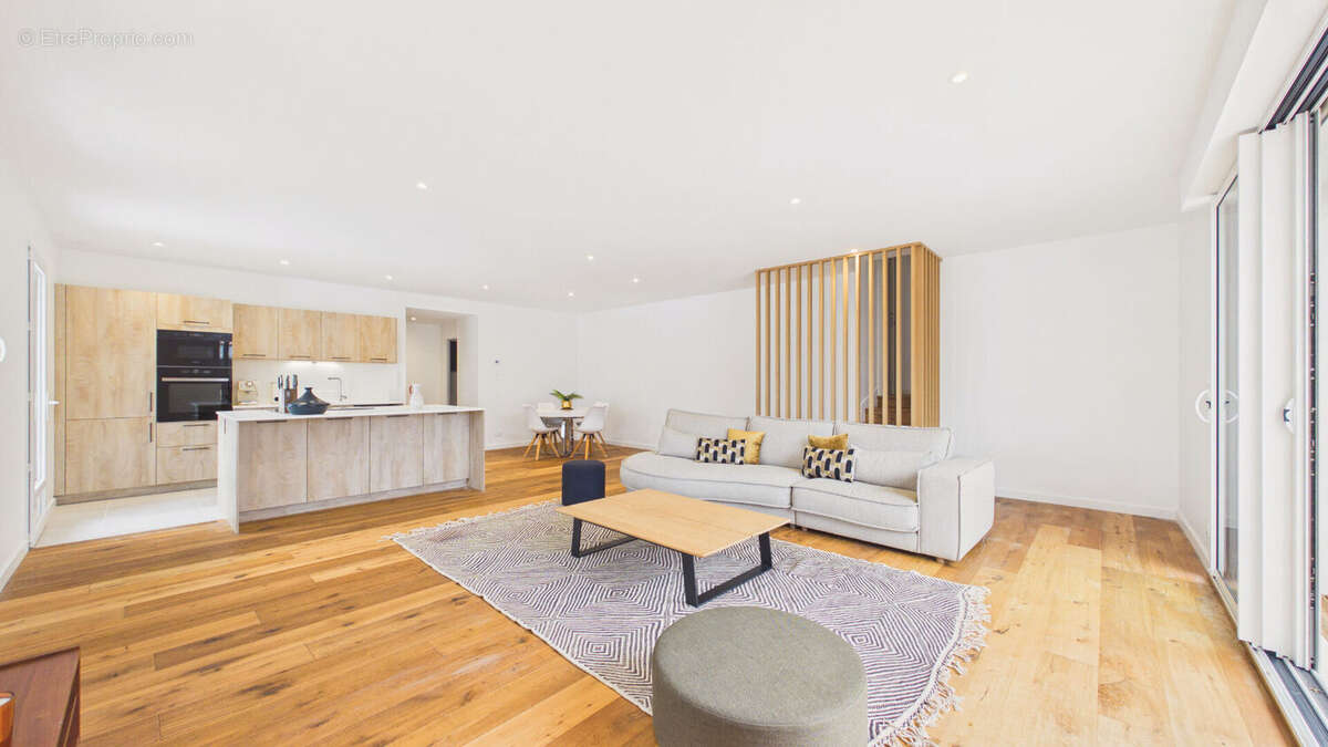 Maison familiale - place Lamothe - photo 3