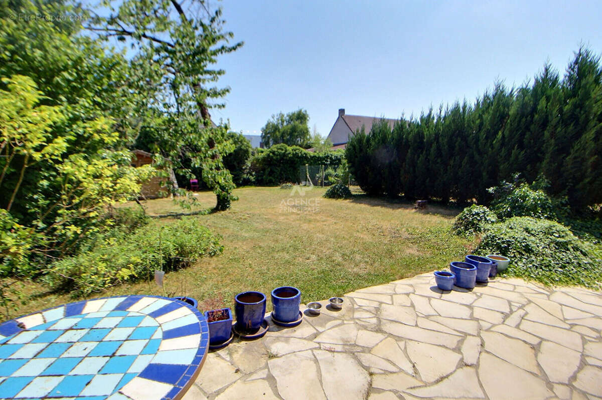 Maison à VERNEUIL-SUR-SEINE