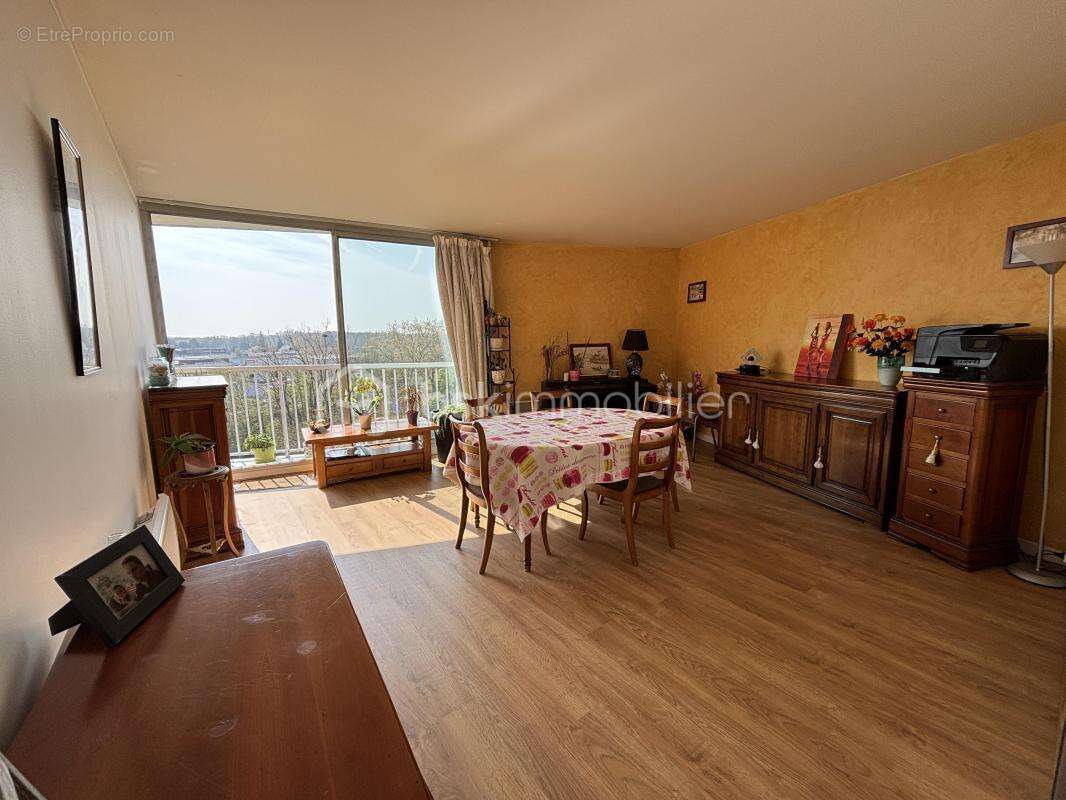 Appartement à CHAMBRAY-LES-TOURS