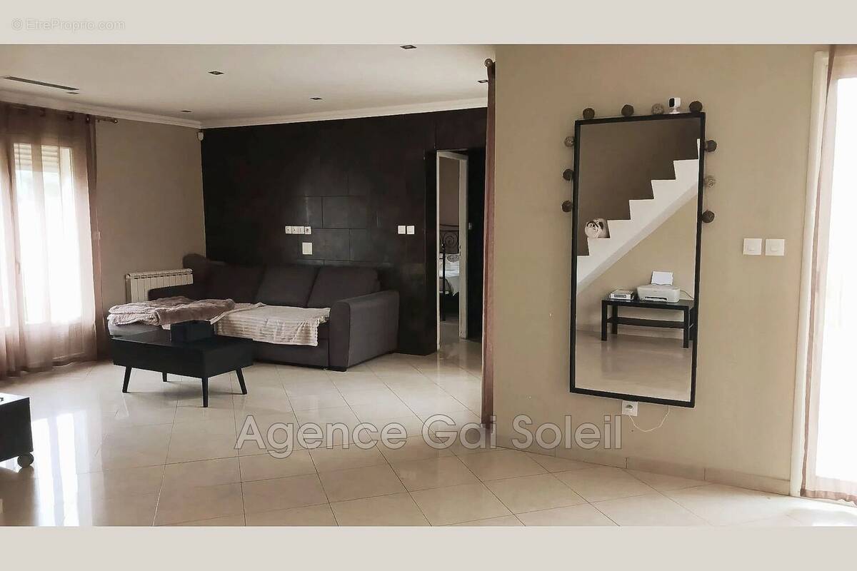 Maison à NISSAN-LEZ-ENSERUNE