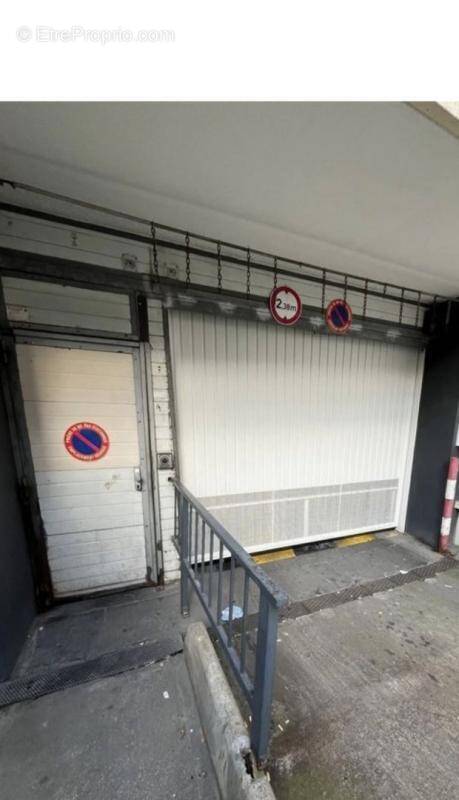 Parking à PARIS-19E