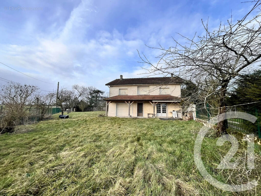 Maison à SAINT-JUST-EN-BRIE