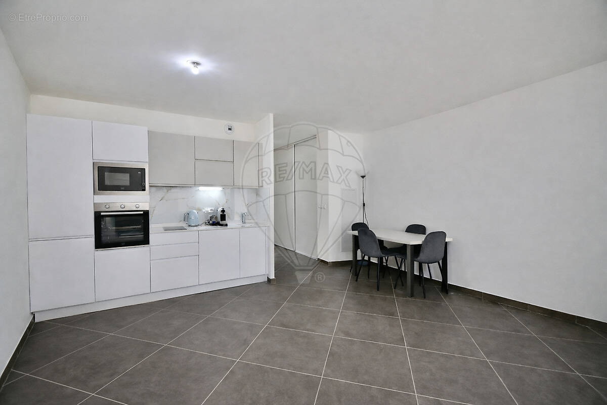 Appartement à VILLENEUVE-LOUBET