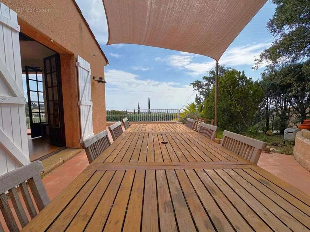 Maison à ROQUEBRUNE-SUR-ARGENS